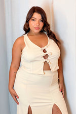 Conjunto falda y chaleco con abertura frontalbeige