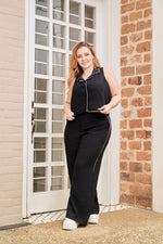 Set de dos piezas con lineas en contraste negro