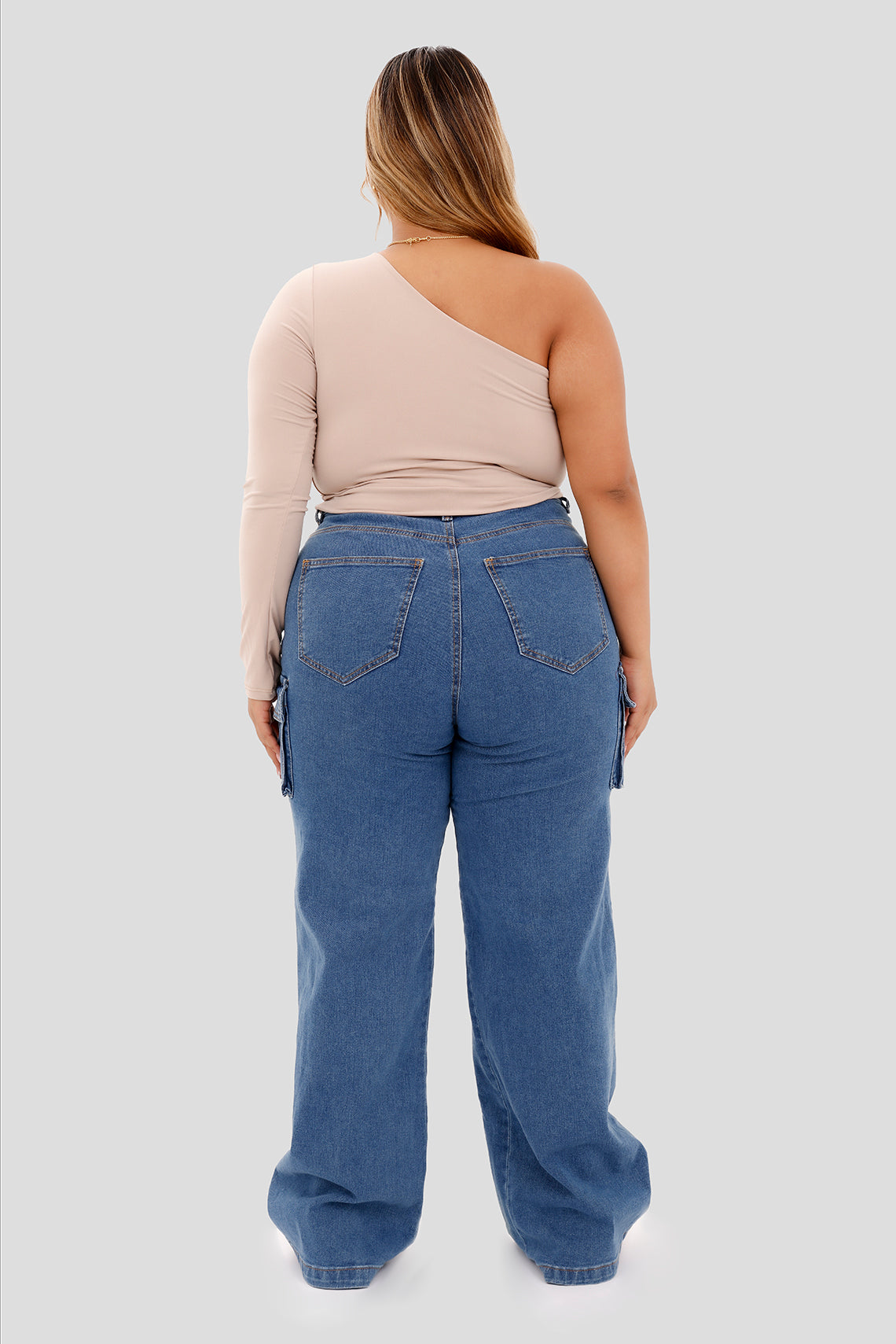 Blusa asimétrica de un hombro manga larga camel