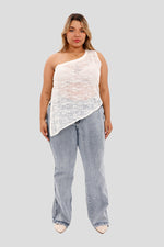 Blusa plus de un solo hombro beige