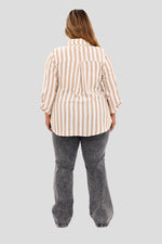 Camisa plus con rayas verticales camel