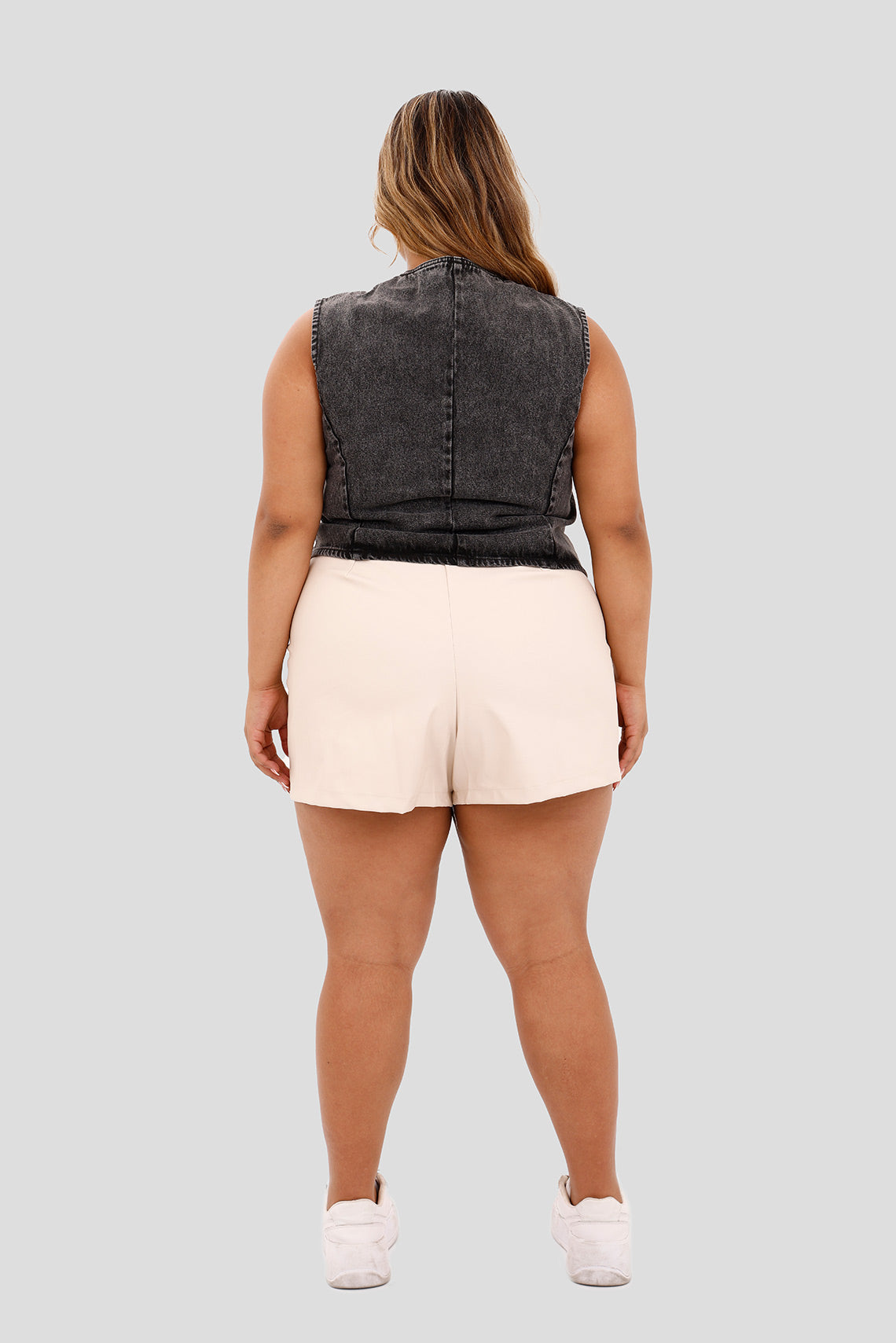 Falda short crema