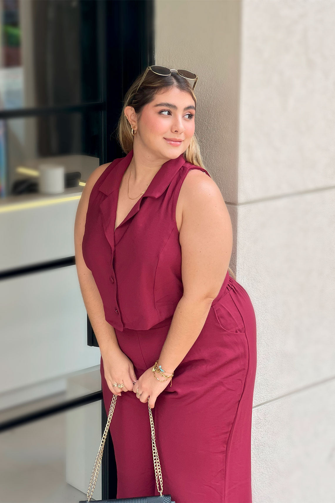 Set con pantalón y chalecoVinotinto