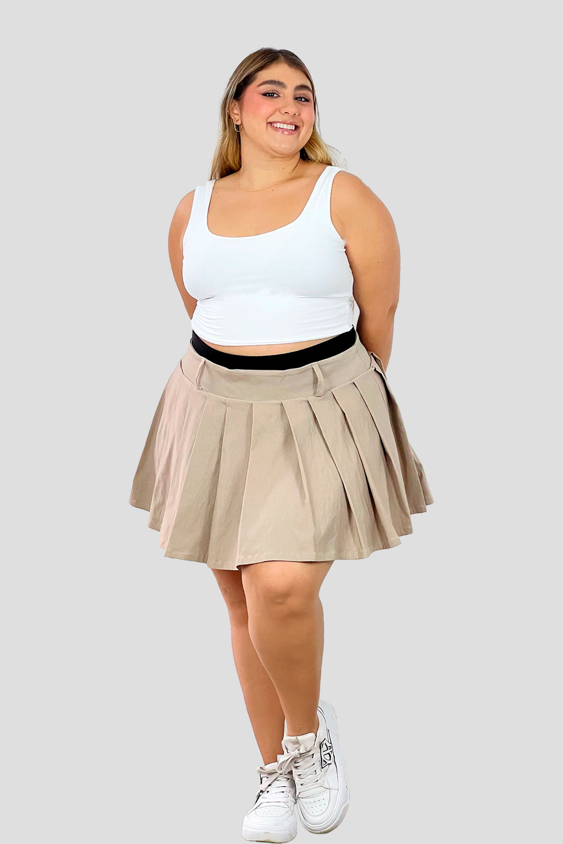 Falda corta plisada doble pretinaCamel
