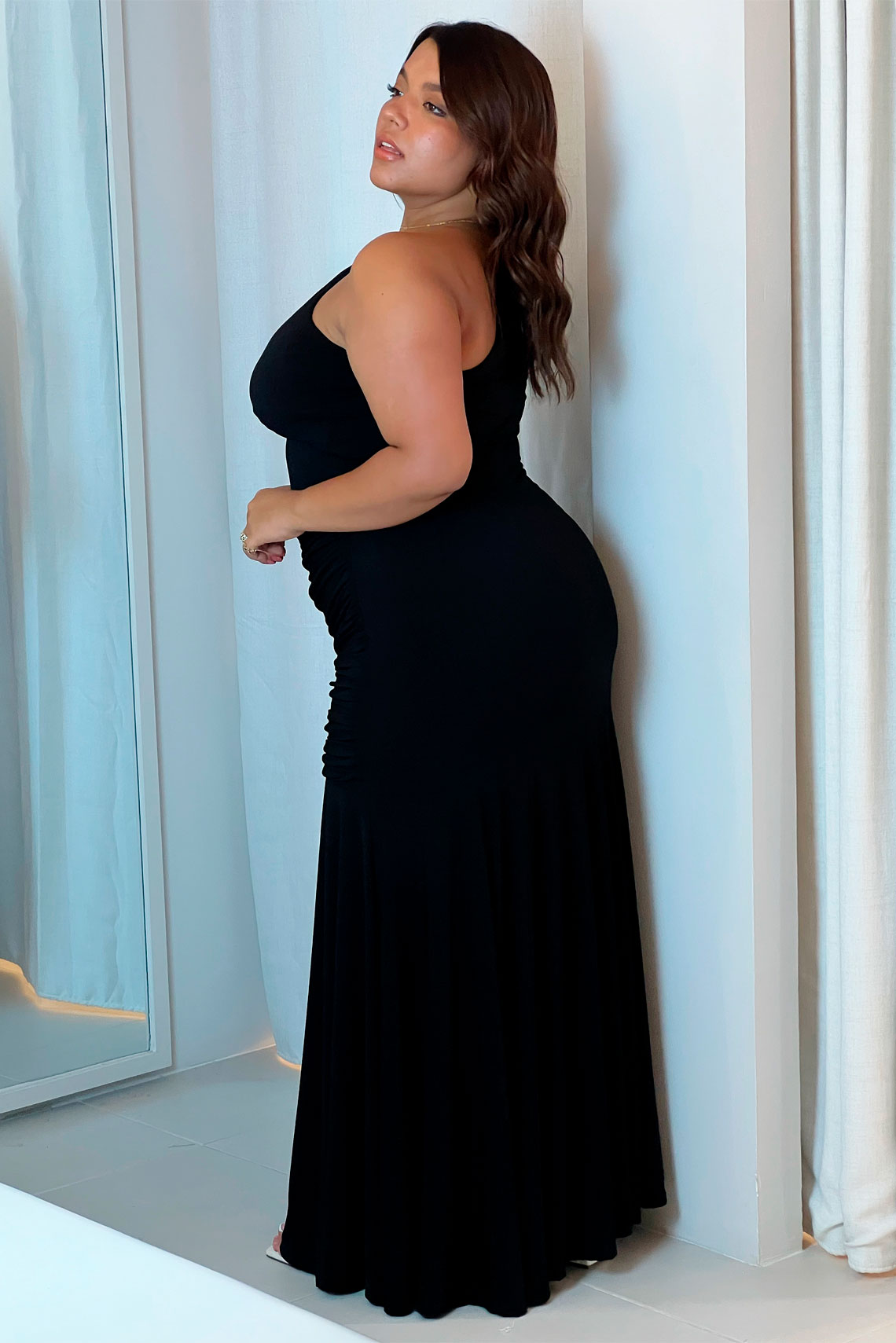 Vestidolargo elegante asimetricoNegro