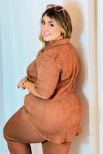 Set de manga corta y pantalón de corte recto cafe