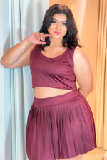 Set deportivo falda plisada vino