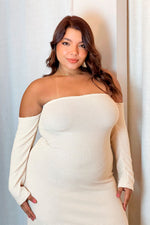 Vestido midi strapless manga larga beige