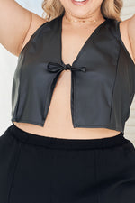 Chaleco Efecto Piel con Amarre Frontal