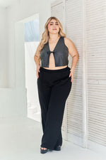 Chaleco Efecto Piel con Amarre Frontal