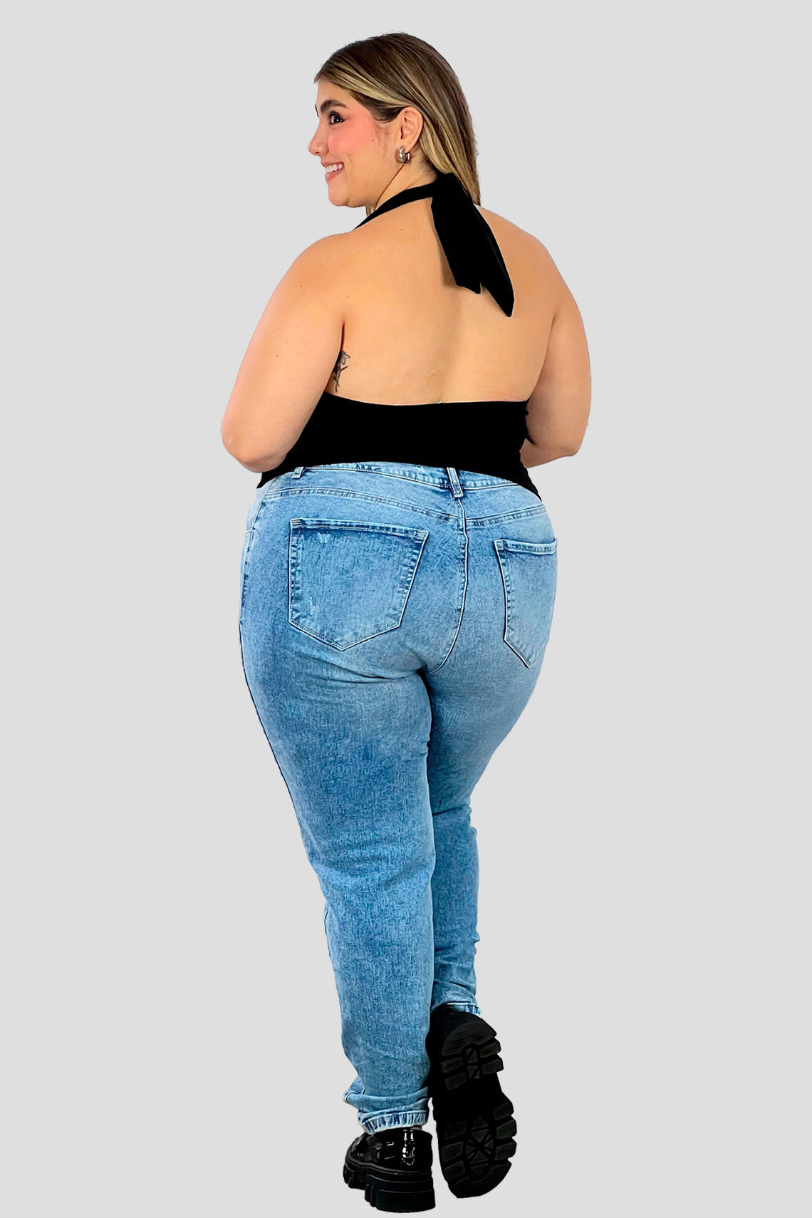 Blusaconamarre en espalda Negro