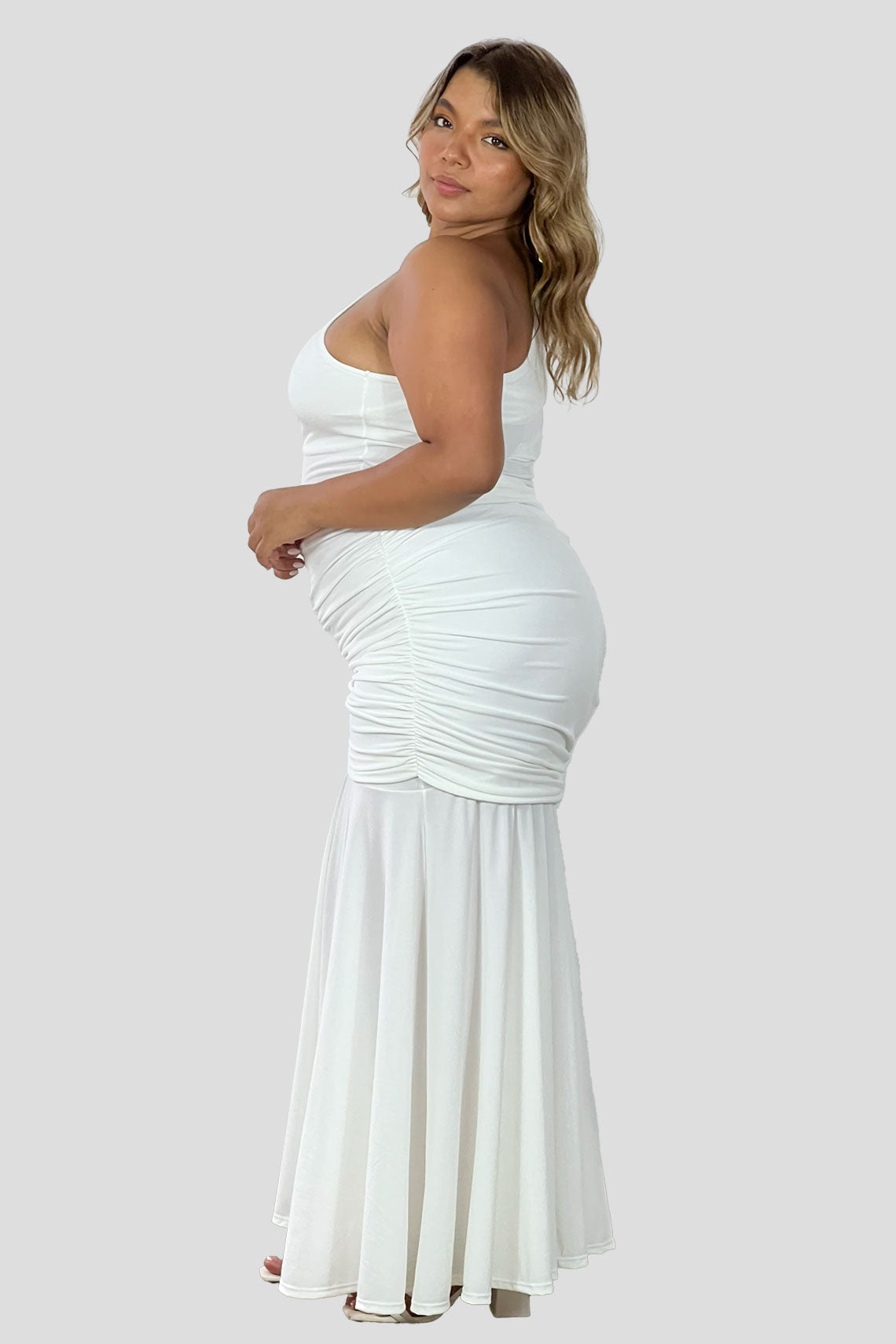 Vestido largodrapeado cuello halter Beige