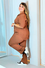 Set de manga corta y pantalón de corte recto cafe