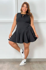 Vestido con cordones en cuello negro